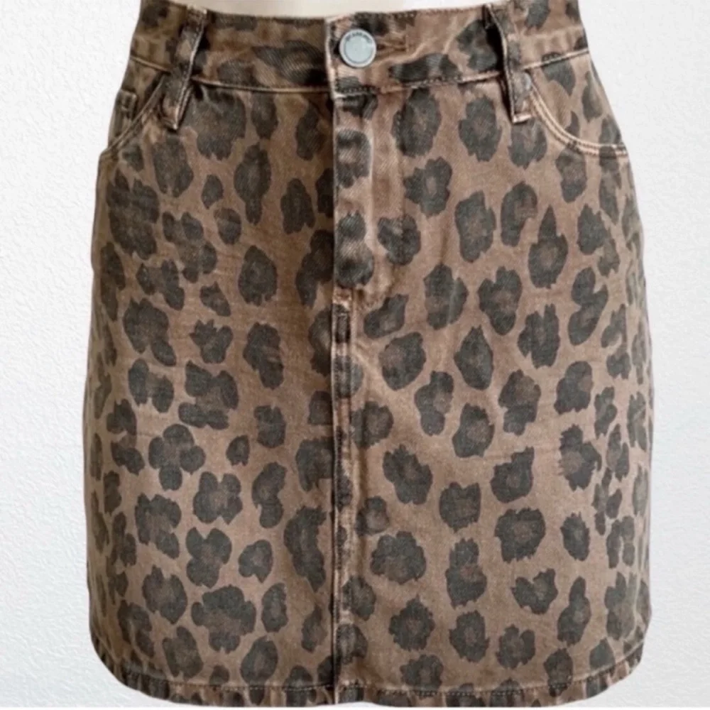 BlankNYC Catwalk Denim Mini Skirt Cheetah Print SZ 28 Streetwear Festival